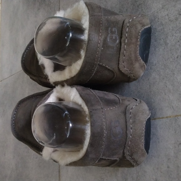 UGG SLIPPERS - Picture 3 of 8